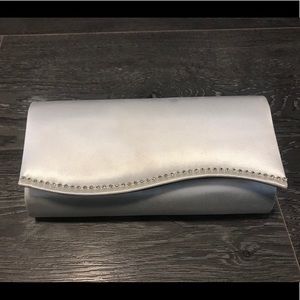 Elegant Sliver/White Clutch